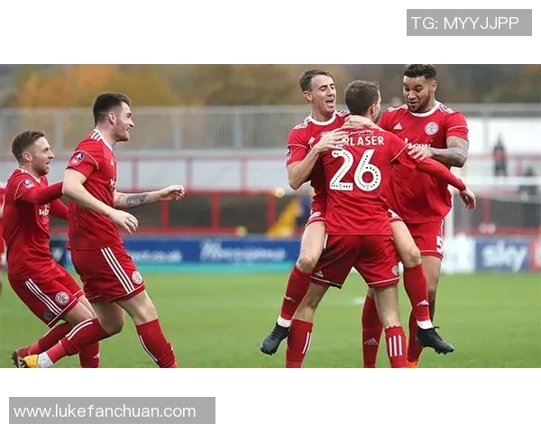 布莱克浦与阿克宁顿最新比赛结果分析及精彩瞬间回顾